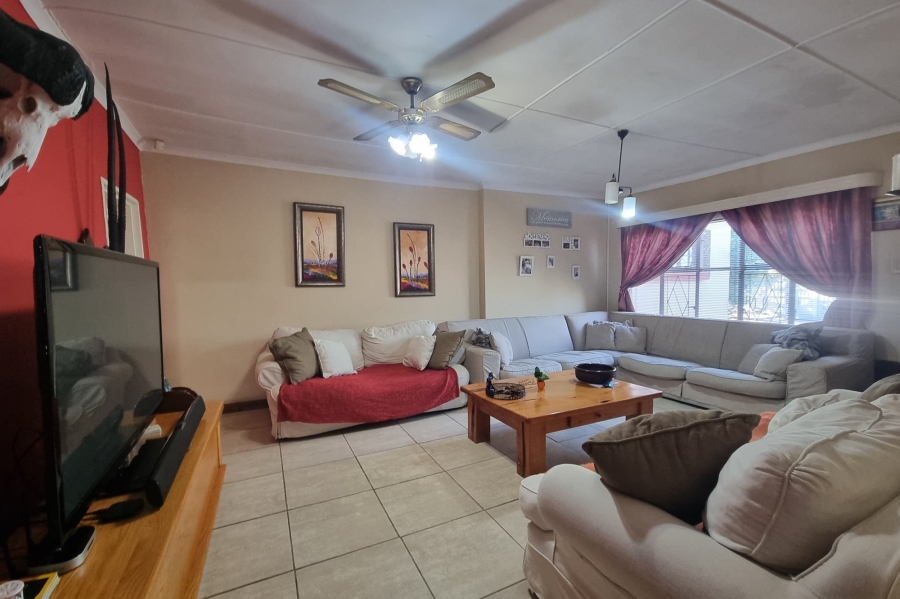 5 Bedroom Property for Sale in Humansdorp Eastern Cape